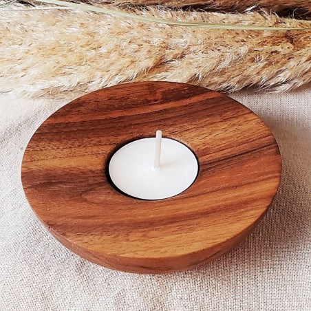Bougeoir artisanal en bois et sa bougie naturelle parfumée Bougeoir artisanal en bois et sa bougie naturelle parfumée